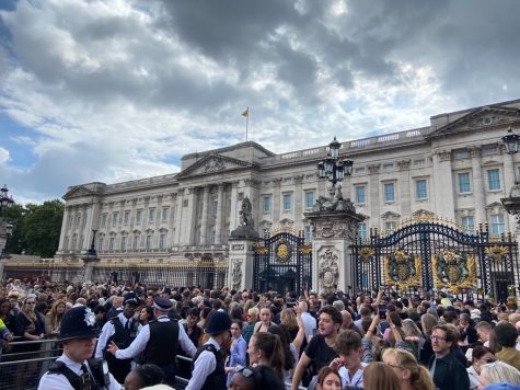 On Sept. 9, many gathered outside of Buckingham Palace following the passing of Queen Elizabeth II. Many were dressed in black in mourning of the late ruler. “The day after [the death of the queen] I went to Buckingham palace and saw so many British people and tourists leave flowers and notes for the queen,” Angelina Joseph said. “The overall effect on the nation over there was somber, I could see older people moved to tears.”