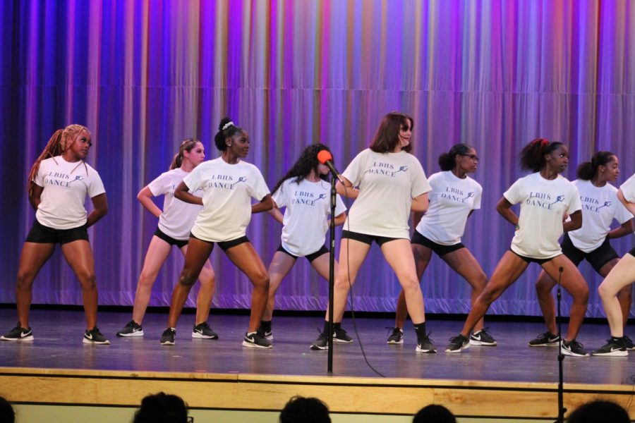 After the initial courtyard welcoming, families entered the auditorium, met with the LBHS Dance team. “We performed a fun hip hop dance choreographed by Mr. Ramos,” senior Aaliyah Spurlock said. “We usually use hip hop for student based audiences because it gets them hyped and it’s fun to watch.”